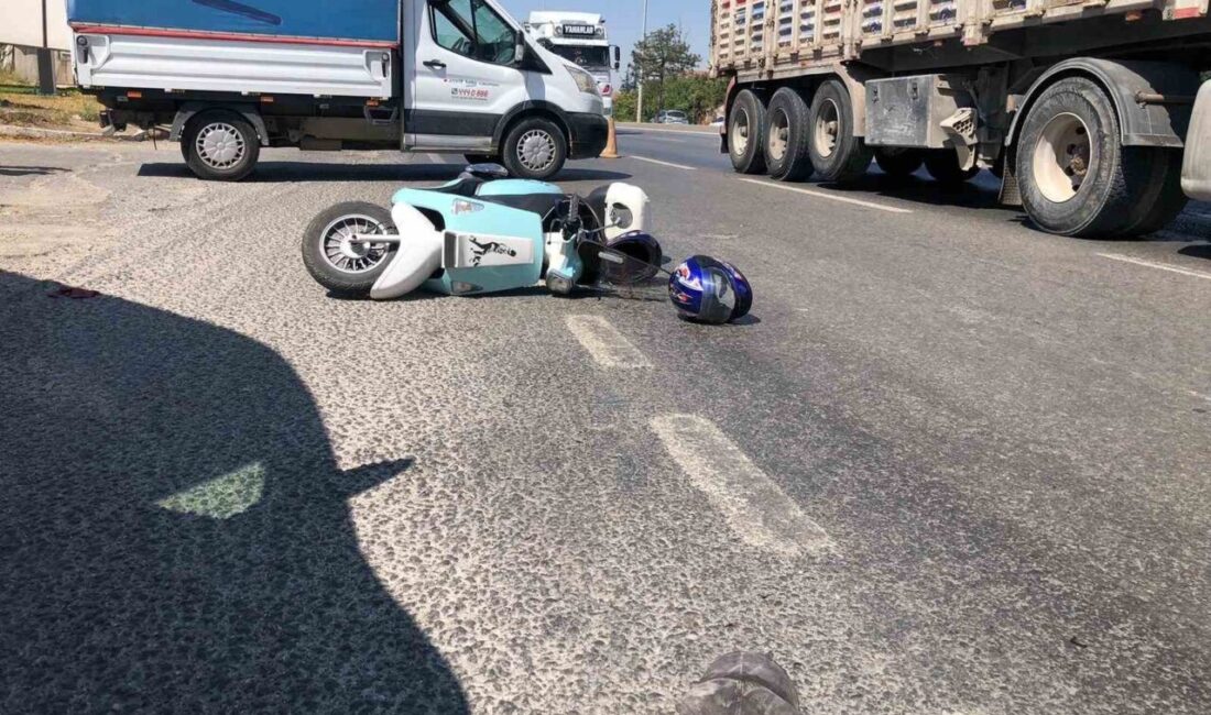 Kamyonetle çarpışmamak için manevra yapan motosiklet devrildi, 2 kişi yaralandı Eskişehir’de kamyonetle çarpışmamak için manevra yapan motosiklet devrildi, 2 kişi