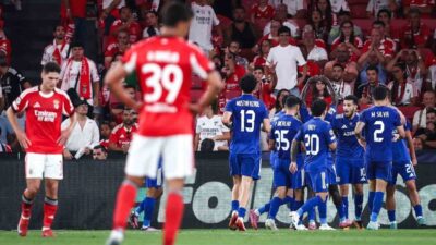 Azerbaycan takımı Karabağ, Portekiz ekibi Benfica deplasmanında 2-0 geriye düştüğü