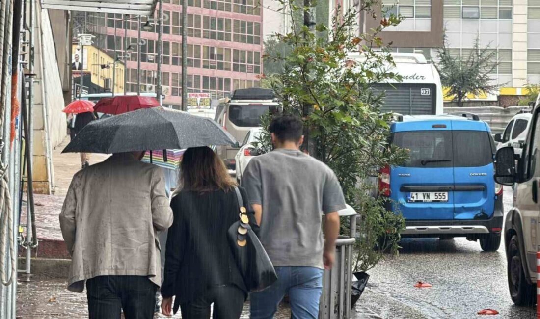 Karabük’te yaklaşık 3,5 ay sonra etkili olan sağanak yağmur, kentte