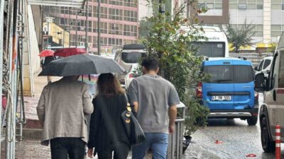 Karabük’te yaklaşık 3,5 ay sonra etkili olan sağanak yağmur, kentte