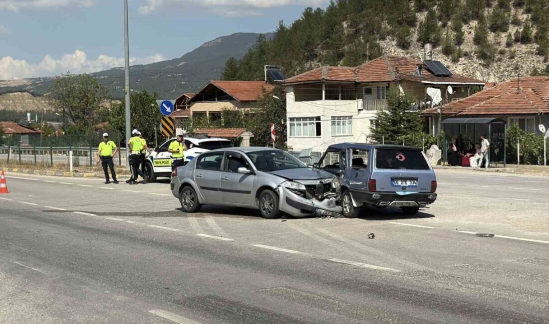 Karabük’te otomobiller çarpıştı: 2’si çocuk 6 yaralı Karabük’te iki otomobilin çarpışması sonucu meydana gelen kazada 2’si çocuk