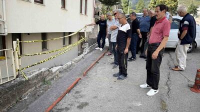 Karabük’te yol zemininde oluşan çatlaklıkların istinat duvarına zarar vermesi nedeniyle