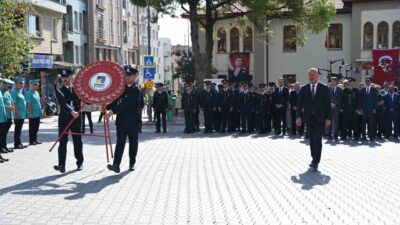Karacabey Belediyesi’nin hazırladığı 103. yıl kurtuluş programı, hem geçmişe vefa