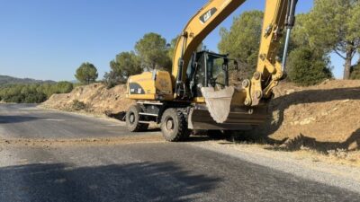 Aydın’ın Yenipazar ilçesine bağlı Karacaören Mahallesi’nde vatandaşların ulaşımını kolaylaştıracak yol