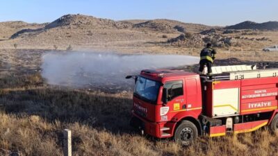 Konya’nın Karapınar ilçesinde çocukların ateşle oynaması sonucu boş bir arsada