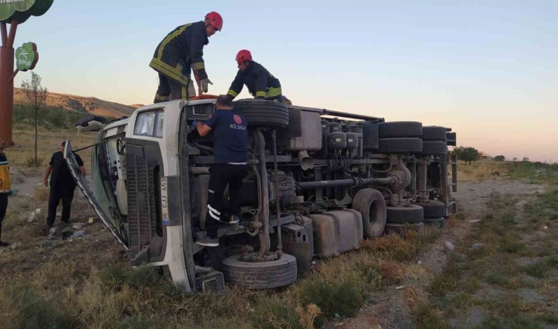 Karapınar’da kamyon devrildi: 2 yaralı Konya’nın Karapınar ilçesinde kamyonun devrilmesi sonucu meydana gelen trafik kazasında