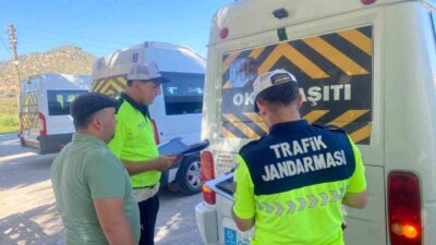 Aydın’ın Karpuzlu ilçesinde öğrencilerin güvenliği için okul servis araçları denetlenirken,