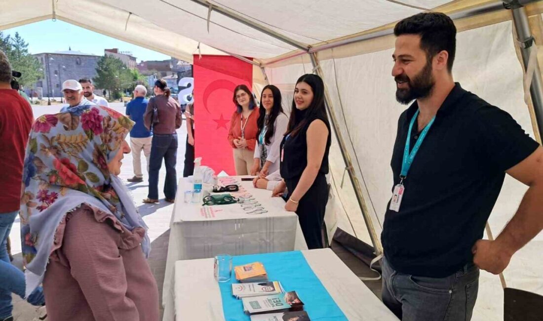 Kars’ta Halk Sağlığı Haftası’nda vatandaşlar bilgilendirildi Kars İl Sağlık Müdürlüğü, 3-9 Eylül Halk Sağlığı Haftası kapsamında