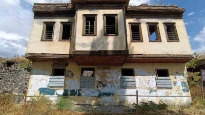 Kars’ın en önemli tarihi yapılarından biri olan Tevfik Paşa Konağı,