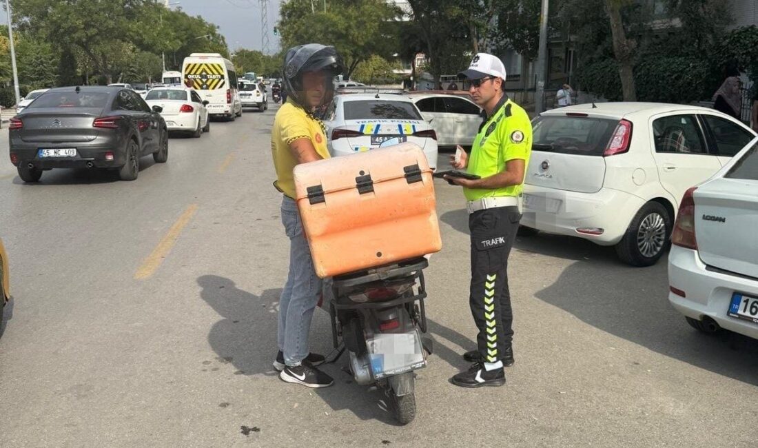 Kask ve kaldırım denetiminde 1,7 milyon lira ceza Manisa’da yapılan kask ve kaldırım denetimlerinde 2 bin 685 araç