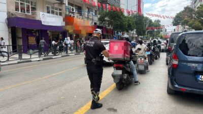 Manisa’da yapılan kask ve kaldırım üzeri motosiklet denetiminde 919 araç