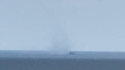 Kastamonu’nun Cide ilçesinde Karadeniz açıklarında çıkan hortum vatandaşlar tarafından görüntülendi.