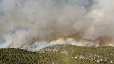 Kastamonu Valiliği, Kastamonu-Karabük sınırında çıkan iki orman yangınında 2 bin
