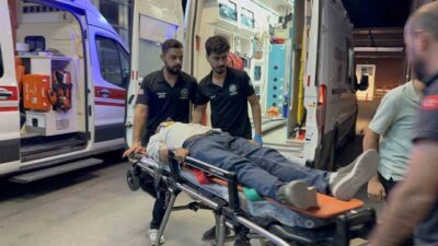 Adıyaman’da bir kişi müdahale etmek istediği kavgada darp edilerek yaralandı.
