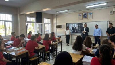 2025-2026 eğitim öğretim yılının başlaması dolayısıyla Sarıgöl Kaymakamı Halil Dalak,