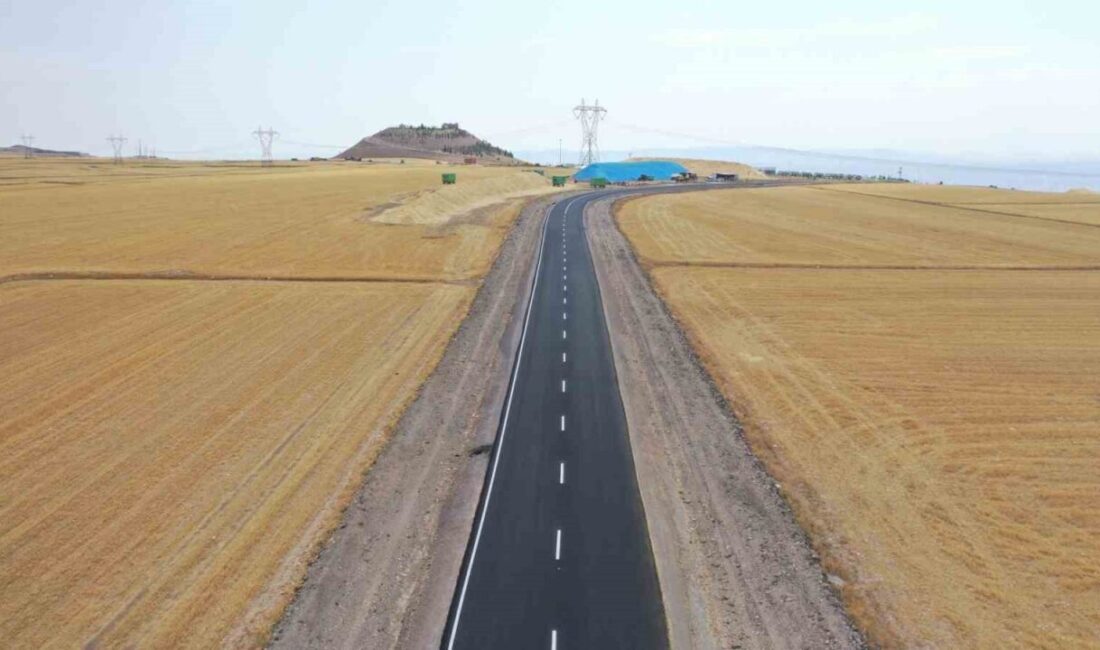 Kayseri Büyükşehir’den kırsala 350 kilometrelik yol atağı Kayseri Büyükşehir Belediyesi, 2025 yılı yol yapım projeleri kapsamında kırsal
