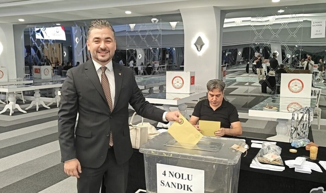 Kayseri Eczacı Odası’nda Uğur Nuri Akın güven tazeledi Kayseri Eczacı Odası 54. Olağan Seçimli Genel Kurulu’nda mevcut başkan