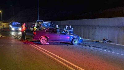 Kayseri’nin Kocasinan ilçesinde iki aracın kafa kafaya çarpıştığı trafik kazasında