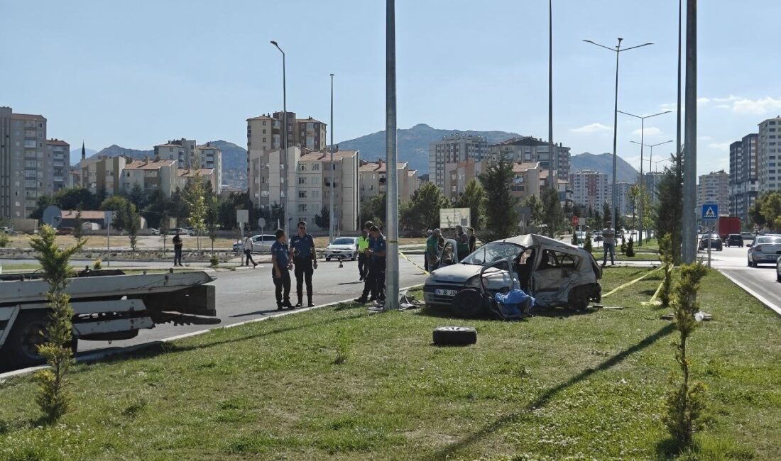 Kayseri’nin Kocasinan ilçesinde iki otomobilin çarpıştığı kazada ölü sayısı 3’e