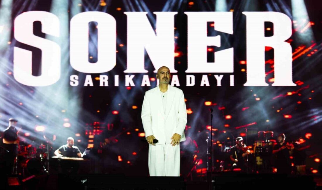 Kayserililer Soner Sarikabadayı ile eğlendi Kayseri Kültür Yolu Festivali’nin sekizinci gününde sahne alan Soner Sarıkabadayı,
