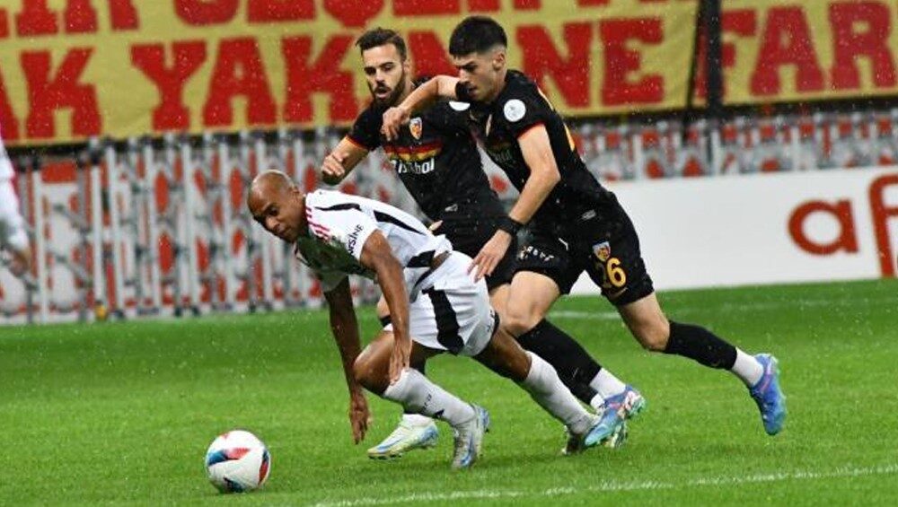 Kayserispor-Beşiktaş maçını Kayatepe yönetecek Süper Lig’de Kayserispor ile Beşiktaş arasında oynanacak erteleme maçının hakemi