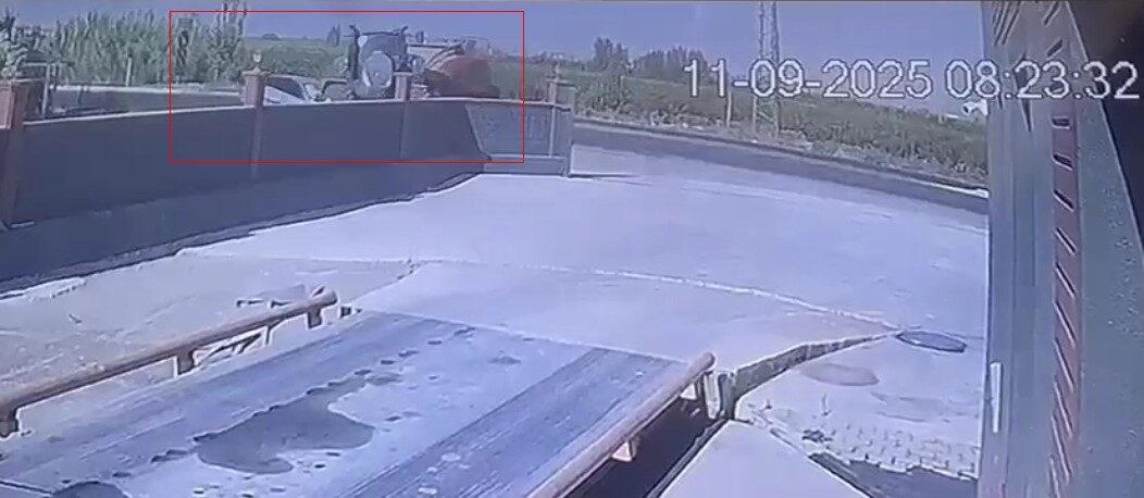 Adana’da traktörle çarpışan otomobildeki 1 kişi öldü, 3 kişi de