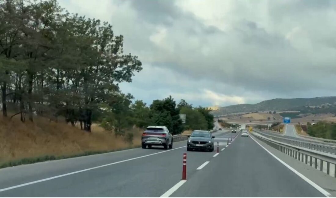 Bilecik’in Bozüyük ilçesinde bir sürücü, kendisinin de diğer sürücülerin de