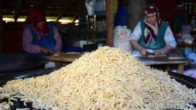 Erzincan’ın Kemah ilçesine bağlı köylerde, sonbahar serinliğinin hissedilmesiyle yüzyıllardır, özellikle