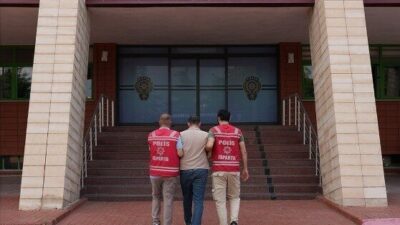 Isparta’da kendisini bankacı olarak tanıtan bir şahıs tarafından dolandırıldığını belirten