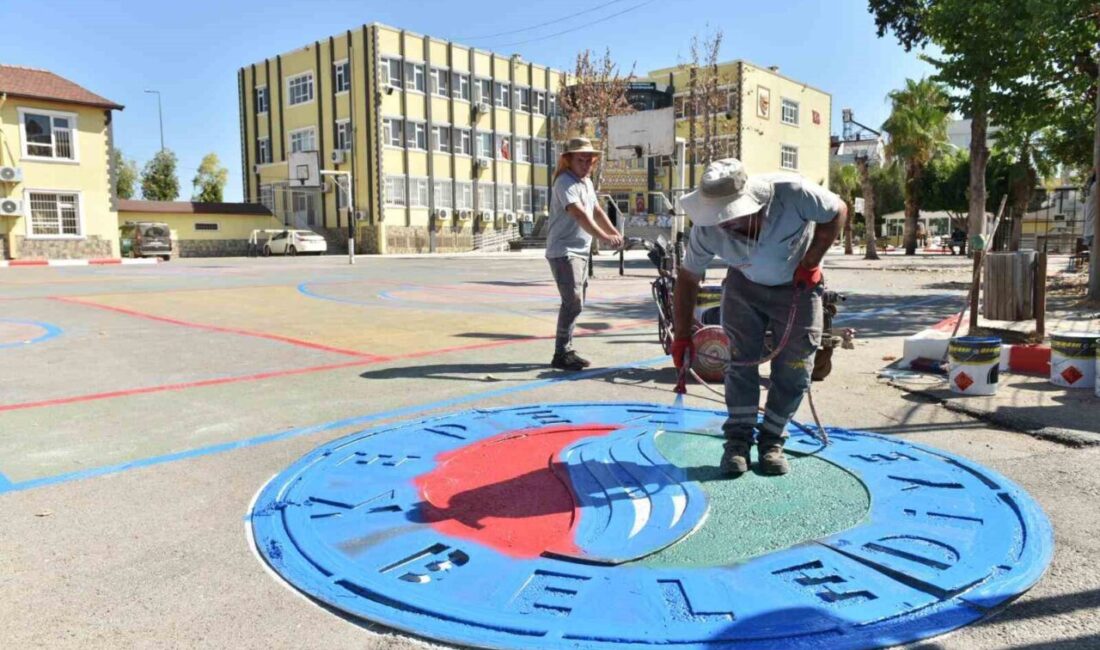 Kepez Belediyesi’nden okullara bakım, onarım ve temizlik desteği Kepez Belediyesi, yeni eğitim öğretim yılının başlamasına sayılı günler kala,
