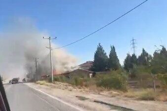 Eskişehir’de bir kereste fabrikasında çıkan yangın itfaiye ekiplerinin müdahalesiyle kontrol