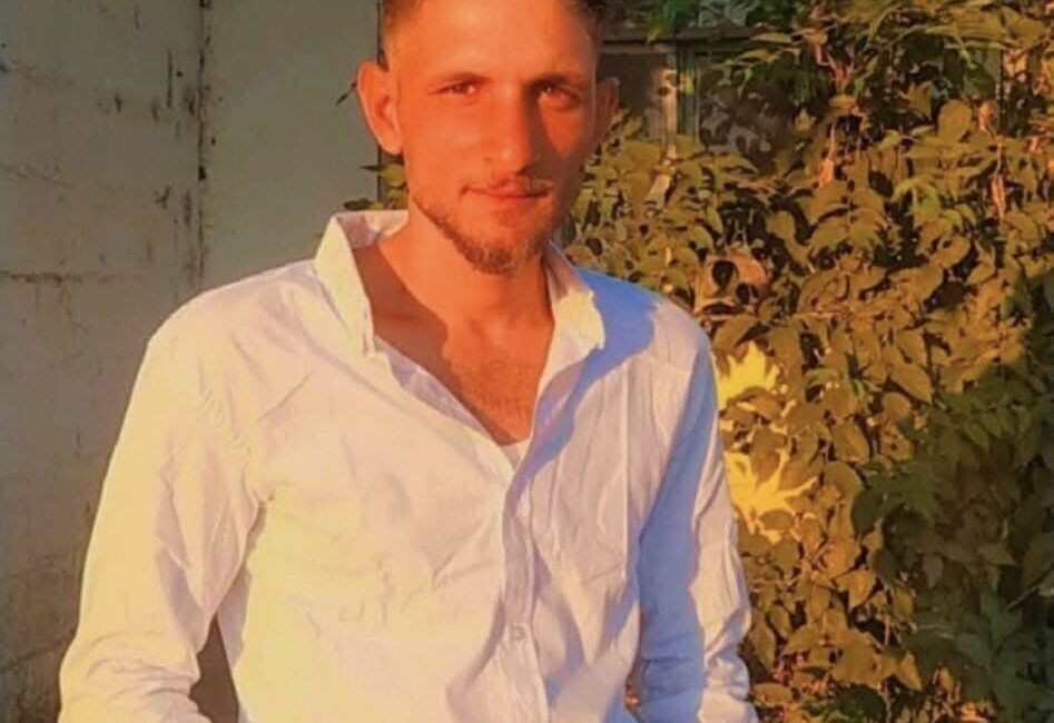 Kestiği ağacın altında kalan genç hayatını kaybetti Edirne’nin Uzunköprü ilçesinde bir genç, kestiği ağacın üzerine devrilmesi sonucu