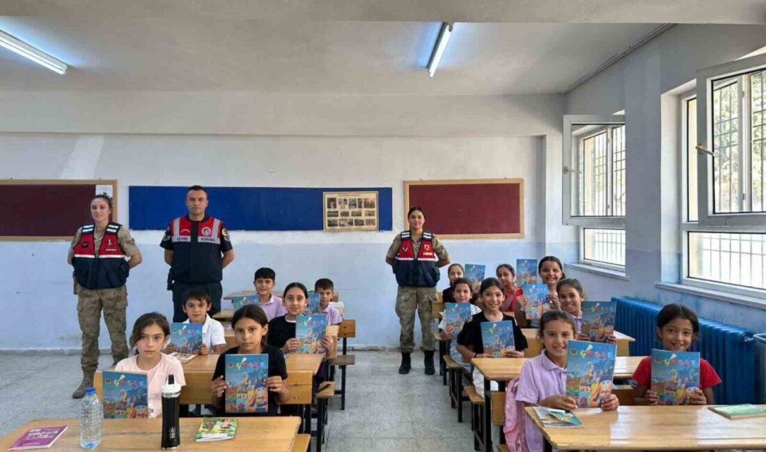 Kilis’te jandarma ekipleri öğrencilerle buluştu Kilis İl Jandarma Komutanlığı ekipleri, yeni eğitim-öğretim yılının açılışında Hasancalı