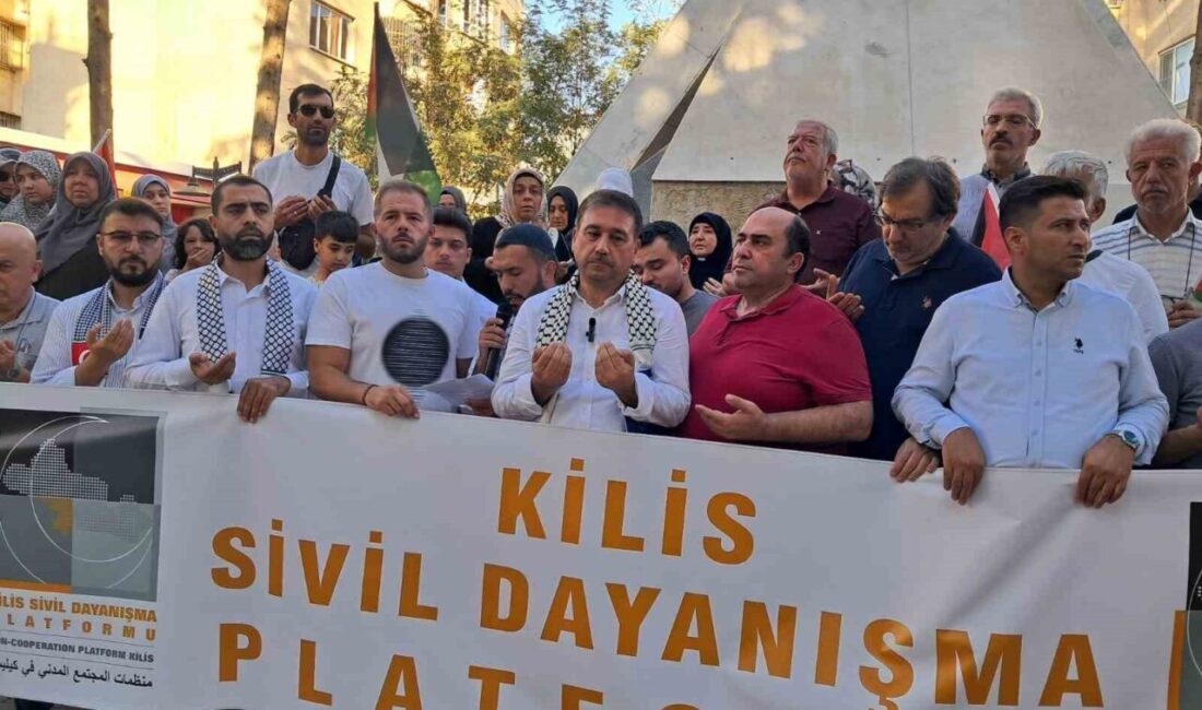 Kilis’ten Gazze’ye destek çağrısı Kilis’te düzenlenen programla Gazze’ye destek çağrısı yapıldı. Kilis Şehitler Parkı’nda