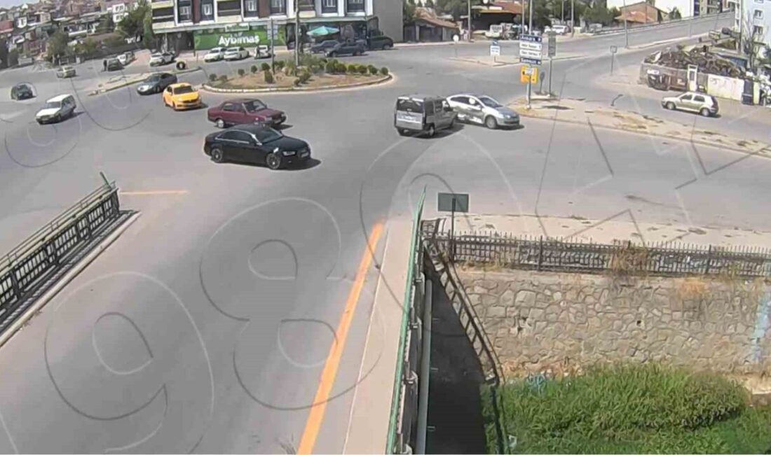 Kırıkkale’de trafik kazaları KGYS kameralarına yansıdı Kırıkkale’de sürücülerin dikkatsizliği ve kural ihlalleri sonucu meydana gelen trafik