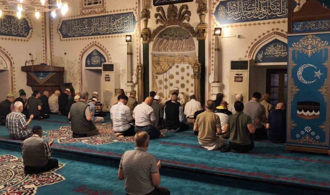 Kırklareli’nde Filistinliler için dua edildi Kırklareli’nde İsrail saldırısı altında bulunan Filistinliler için dualar edildi. Kırklareli