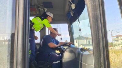 Kırklareli İl Jandarma Komutanlığı ekipleri tarafından okul servis araçları denetlendi.