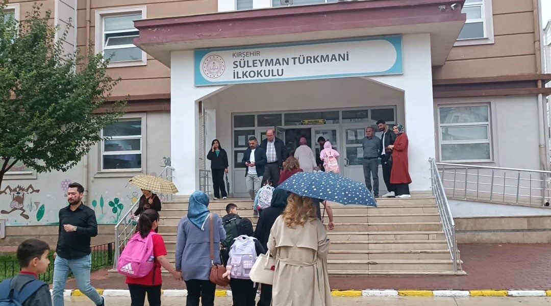 Kırşehir’de 43 bin öğrenci ders başı yaptı 2026 eğitim öğretim yılının başlamasıyla birlikte Kırşehir genelinde 43 bin