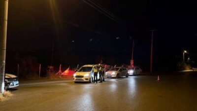 Aydın’ın Efeler ilçesi Kızılcaköy Mahallesi yolunda yol kontrol uygulamasında 43