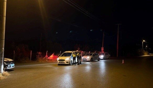 Kızılcaköy’de 43 araç, 71 şahıs kontrol edildi Aydın’ın Efeler ilçesi Kızılcaköy Mahallesi yolunda yol kontrol uygulamasında 43