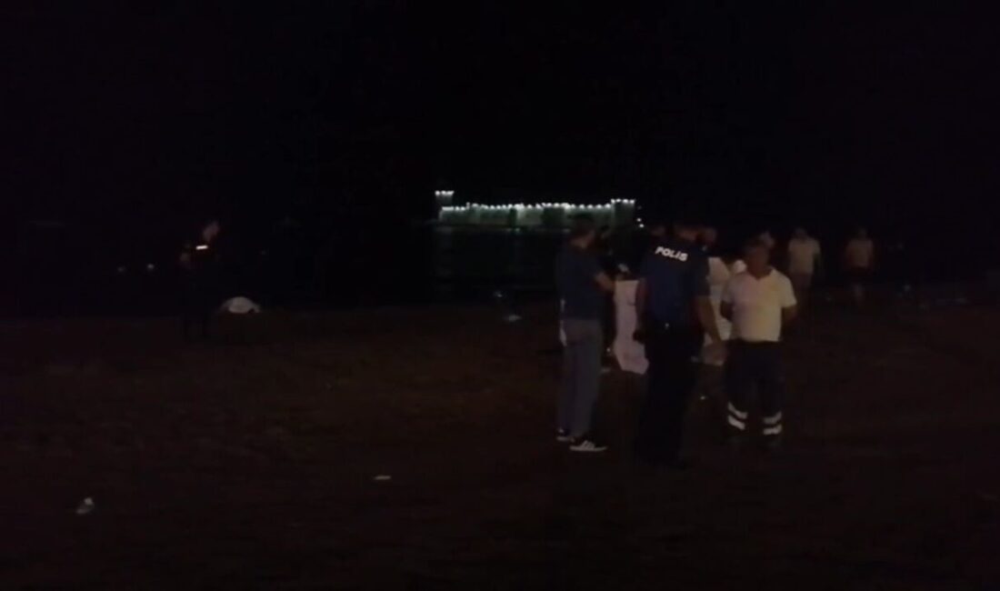 Kızkalesi’nde gece denize giren şahıs hayatını kaybetti Mersin’in Kızkalesi sahilinde gece denize giren bir kişi hayatını kaybetti.