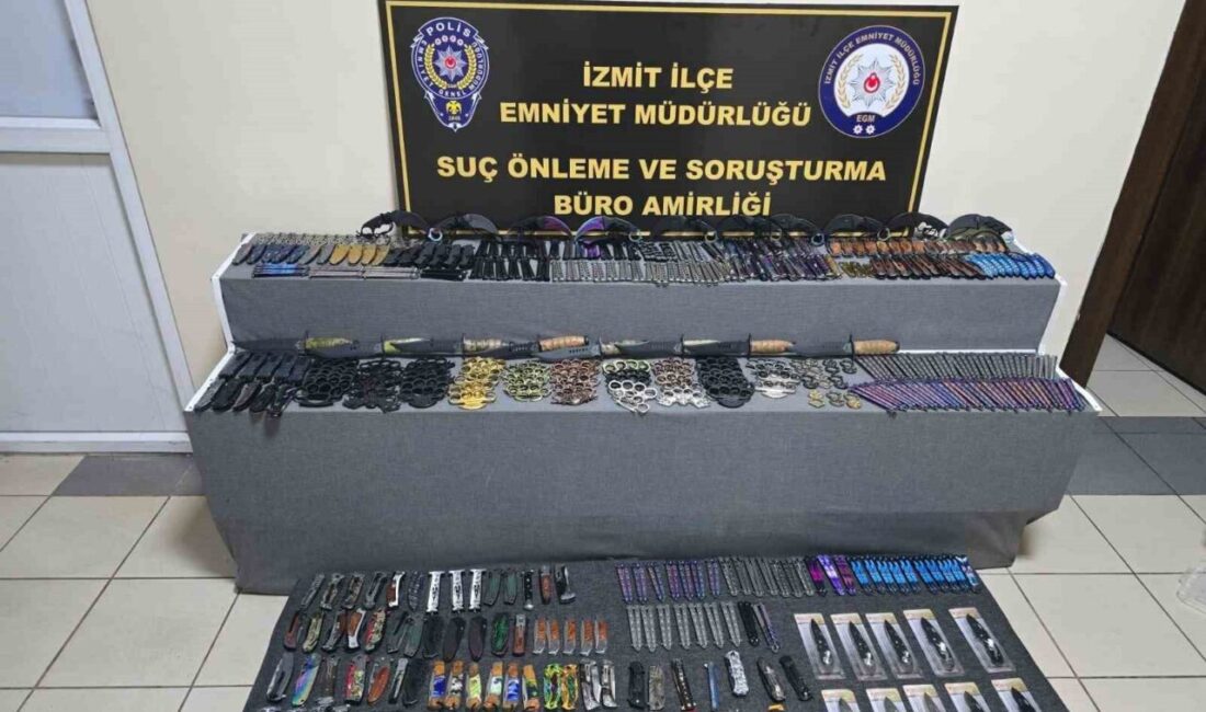 Kocaeli’de 405 adet ruhsatsız kesici alet ele geçirildi Kocaeli’de iş yerinde ruhsatsız şekilde kesici ve delici alet satan