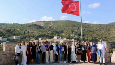 Kocaeli’nin farklı ilçelerinde görev yapan kadın muhtarlar, Körfez Belediyesi’ni ziyaret