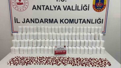 Gazipaşa ilçesinde jandarma ekiplerinin yol kontrol uygulamasında durdurulan bir araçtan