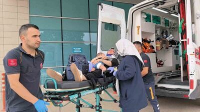 Bursa’nın İnegöl ilçesinde meydana gelen kazada kontrolden çıkan otomobil kafenin