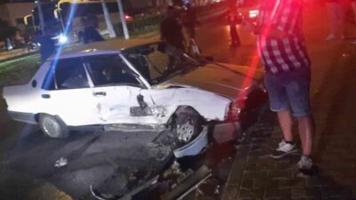 Aydın’ın Kuşadası ilçesinde, aşırı hızlı olduğu ileri sürülen otomobil, sürücüsünün