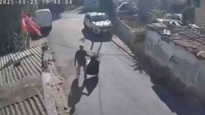 Ümraniye’de bir inşaat alanında gerçekleştirilen kontrollü patlatmanın güvenlik kamerası görüntüleri