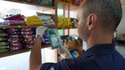 Konyaaltı Belediyesi, ilçe sınırlarındaki eğitim kurumlarında hizmet veren kantinleri denetliyor.