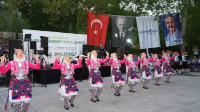 Konyaaltı Belediyesi bünyesindeki Konyaaltı Halk Oyunları Topluluğu’nda yeni dönem seçmeleri