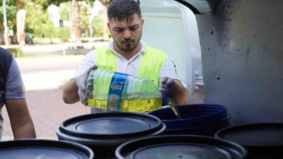 Konyaaltı Belediyesi, ilçede yaşayan vatandaşların evlerinde tükettikleri bitkisel atık yağları